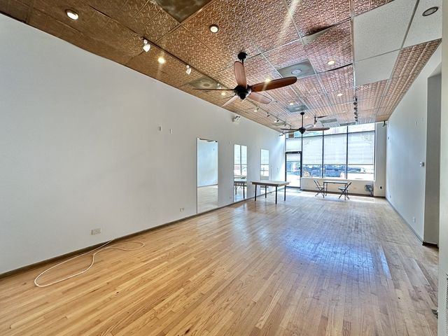 2138 W CHICAGO Avenue, Chicago, IL 60622