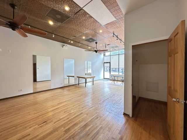 2138 W CHICAGO Avenue, Chicago, IL 60622