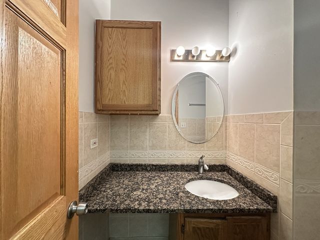 2138 W CHICAGO Avenue, Chicago, IL 60622