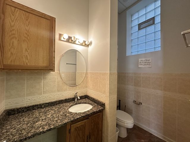 2138 W CHICAGO Avenue, Chicago, IL 60622
