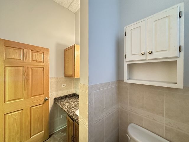 2138 W CHICAGO Avenue, Chicago, IL 60622
