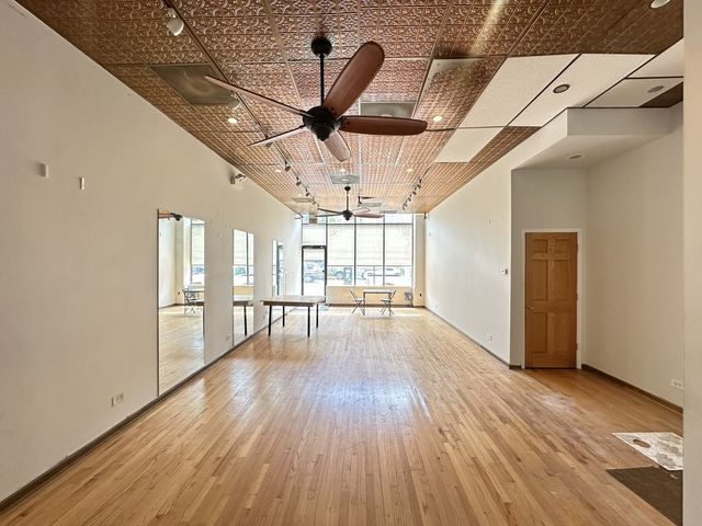 2138 W CHICAGO Avenue, Chicago, IL 60622