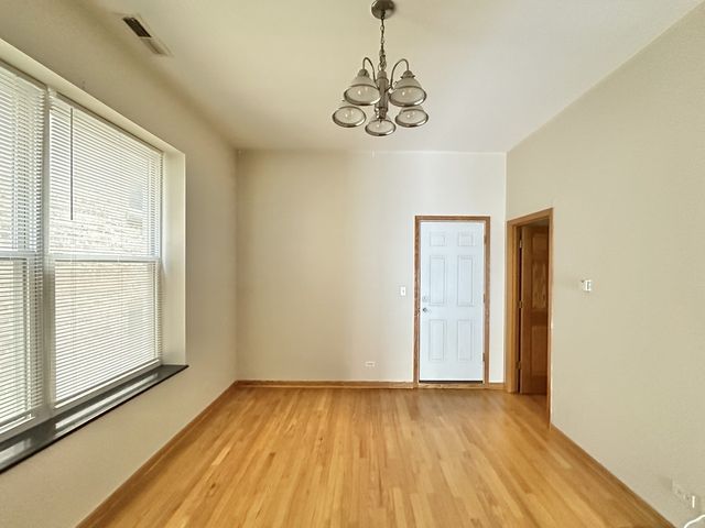 2138 W CHICAGO Avenue, Chicago, IL 60622