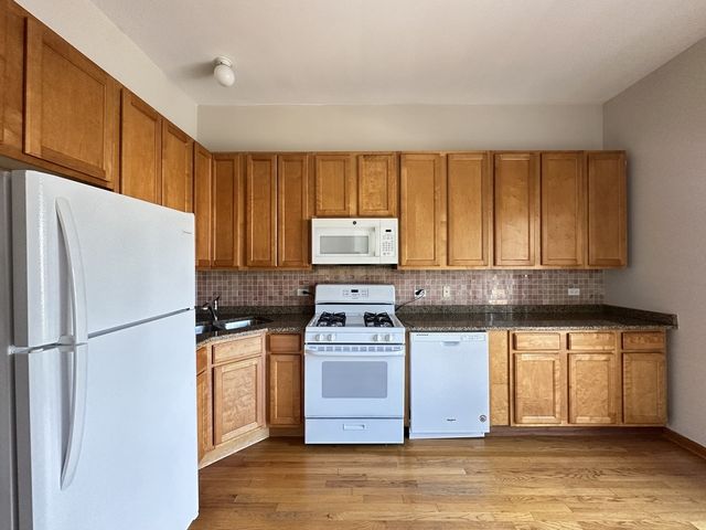 2138 W CHICAGO Avenue, Chicago, IL 60622