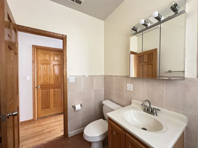 2138 W CHICAGO Avenue, Chicago, IL 60622