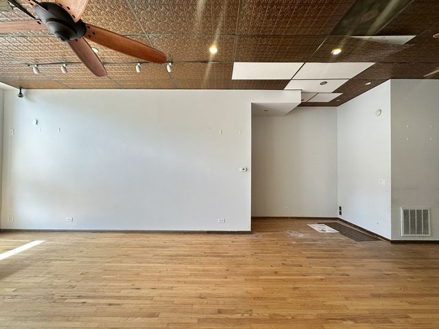 2138 W CHICAGO Avenue, Chicago, IL 60622