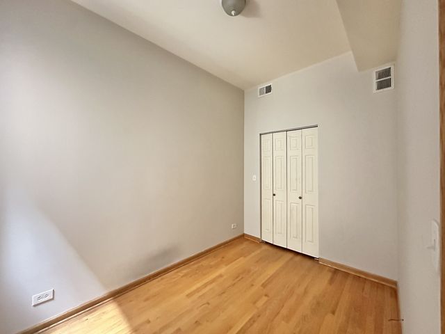 2138 W CHICAGO Avenue, Chicago, IL 60622