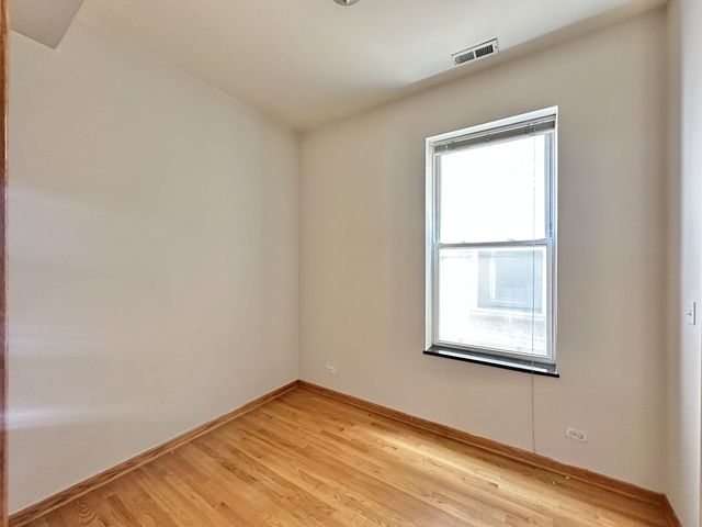 2138 W CHICAGO Avenue, Chicago, IL 60622