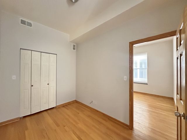 2138 W CHICAGO Avenue, Chicago, IL 60622