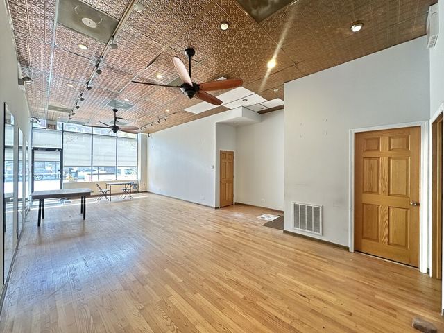 2138 W CHICAGO Avenue, Chicago, IL 60622