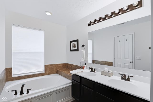6305 Central Boulevard, Whitestown, IN 46075