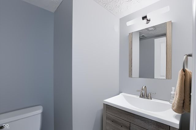 6305 Central Boulevard, Whitestown, IN 46075