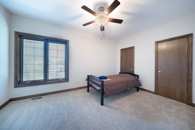 2901 N Fox Pointe Cir, Wichita, KS 67226