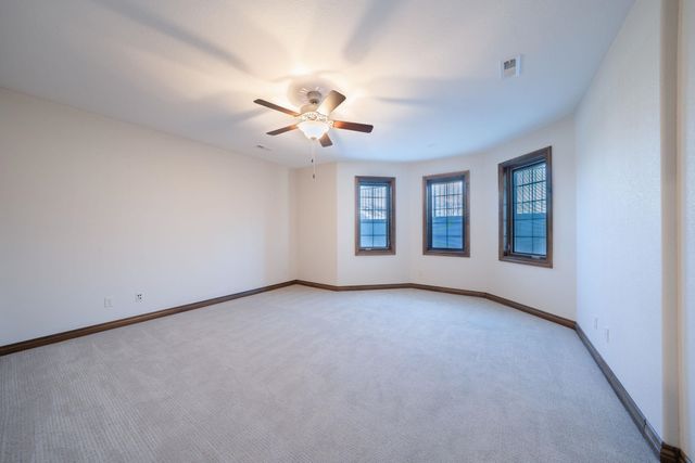 2901 N Fox Pointe Cir, Wichita, KS 67226