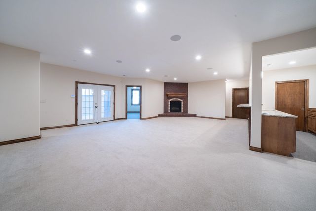 2901 N Fox Pointe Cir, Wichita, KS 67226