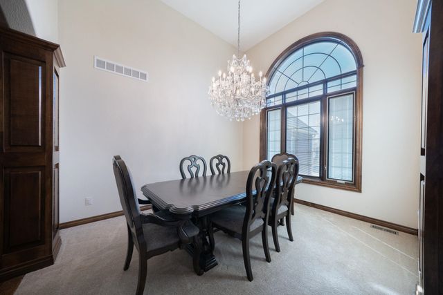 2901 N Fox Pointe Cir, Wichita, KS 67226