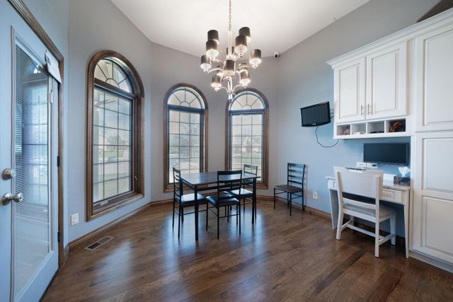 2901 N Fox Pointe Cir, Wichita, KS 67226