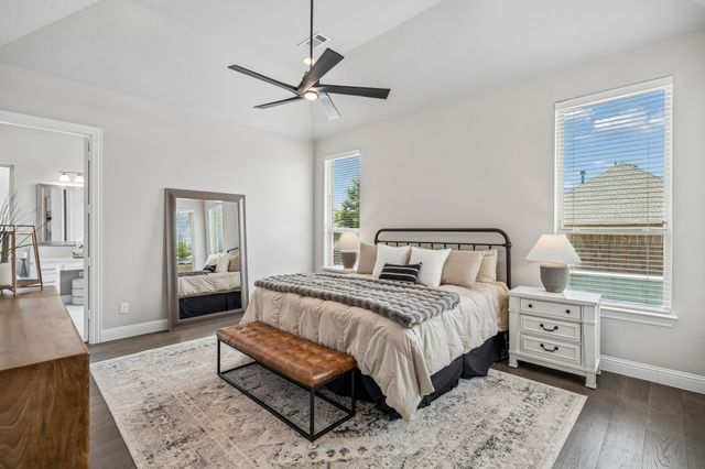 1104 Highpoint Way, Roanoke, TX 76262