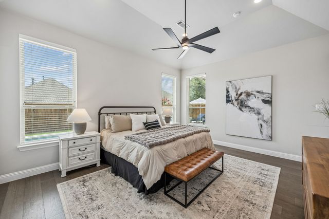 1104 Highpoint Way, Roanoke, TX 76262
