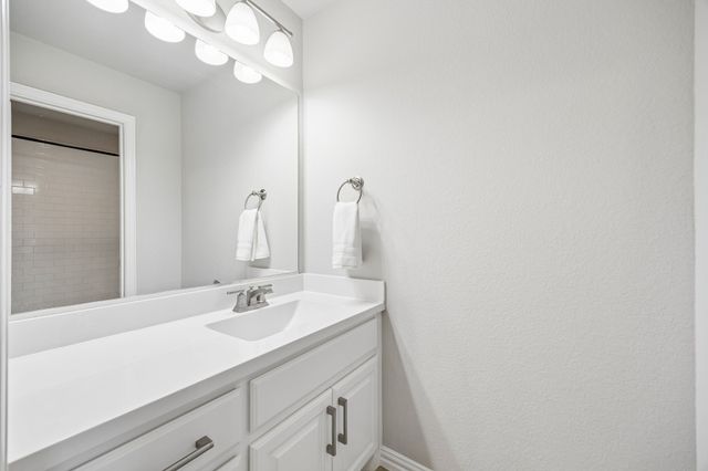 1104 Highpoint Way, Roanoke, TX 76262