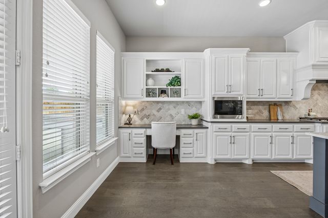 1104 Highpoint Way, Roanoke, TX 76262