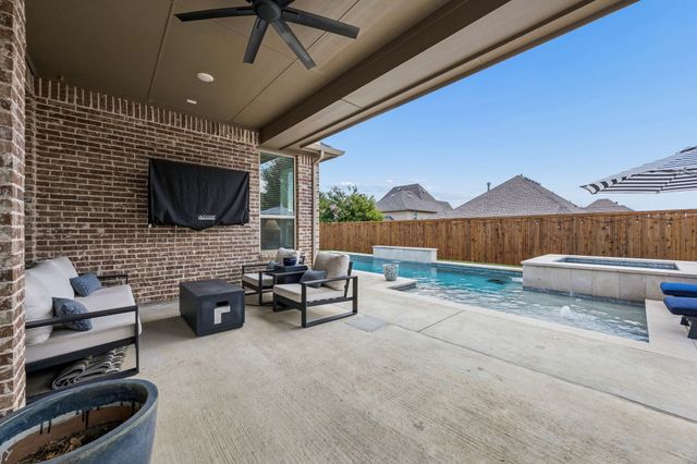 1104 Highpoint Way, Roanoke, TX 76262