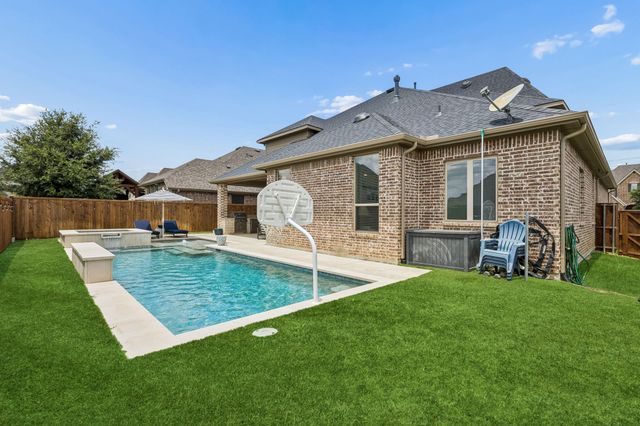 1104 Highpoint Way, Roanoke, TX 76262