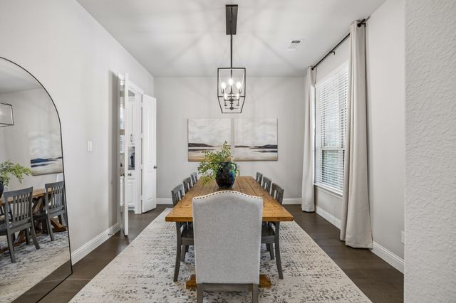 1104 Highpoint Way, Roanoke, TX 76262