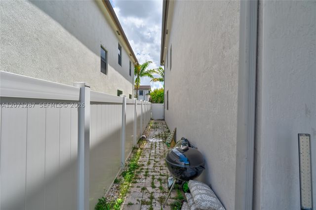 9400 W 35th Ln, Hialeah, FL 33018