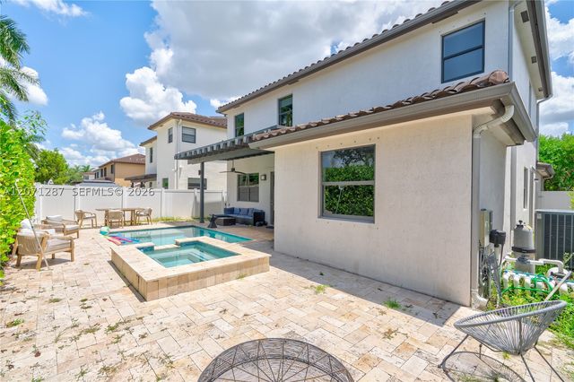9400 W 35th Ln, Hialeah, FL 33018