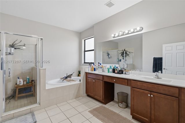 9400 W 35th Ln, Hialeah, FL 33018