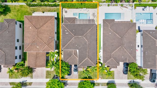 9400 W 35th Ln, Hialeah, FL 33018