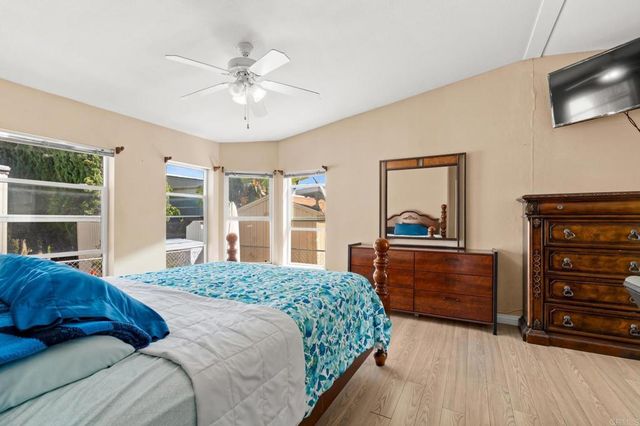 4660 N River Road 17, Oceanside, CA 92057