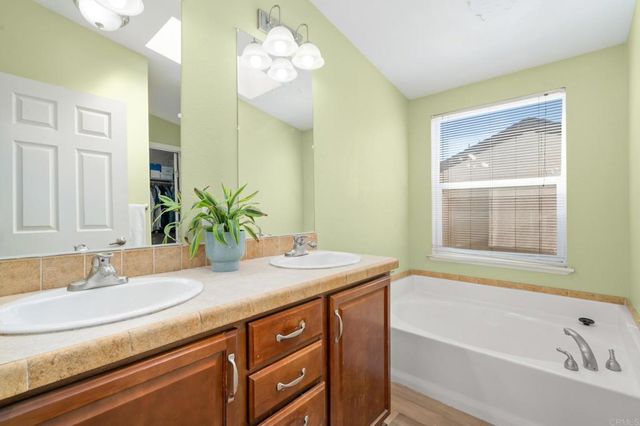 4660 N River Road 17, Oceanside, CA 92057