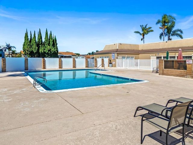 4660 N River Road 17, Oceanside, CA 92057