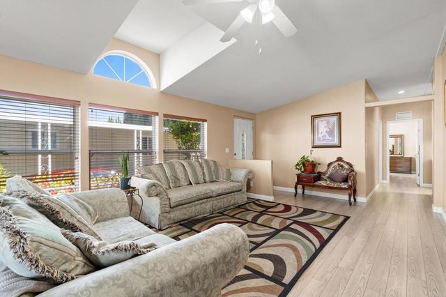 4660 N River Road 17, Oceanside, CA 92057