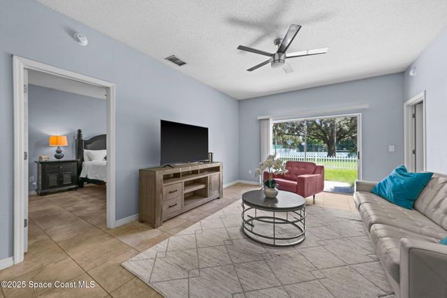 1850 Emerald Green Circle, Oviedo, FL 32765