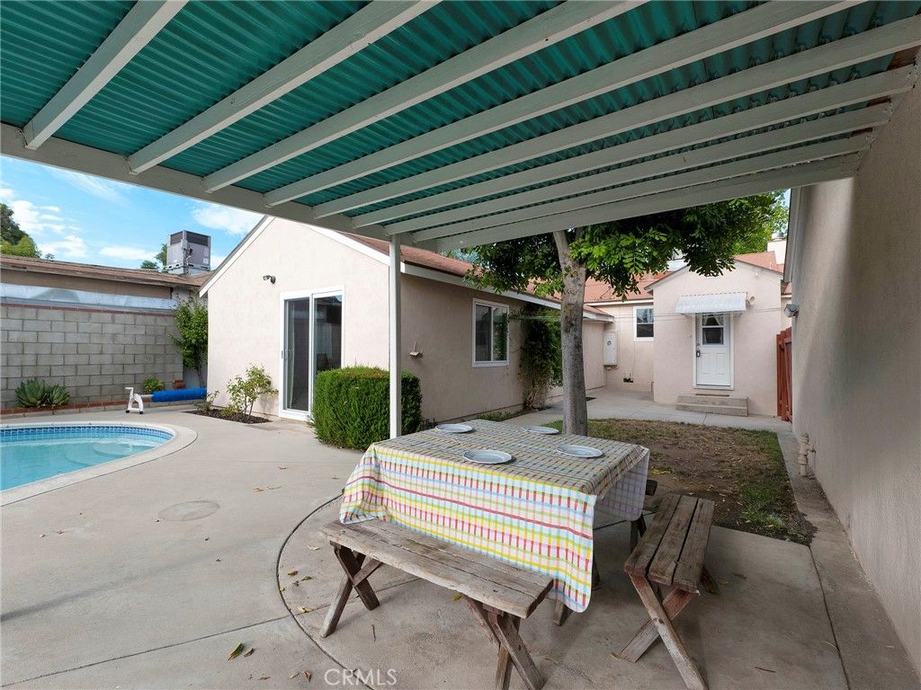 Image 39 of property listing at 8043 Rhodes, North Hollywood, CA 91605