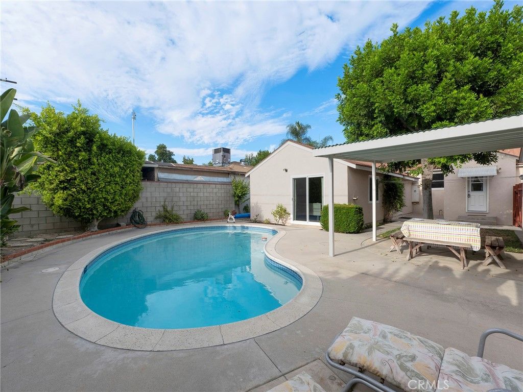 Image 41 of property listing at 8043 Rhodes, North Hollywood, CA 91605