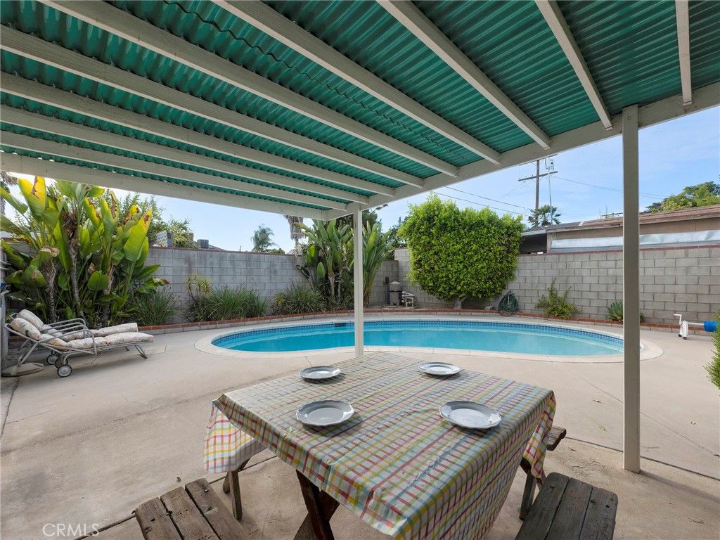 Image 42 of property listing at 8043 Rhodes, North Hollywood, CA 91605