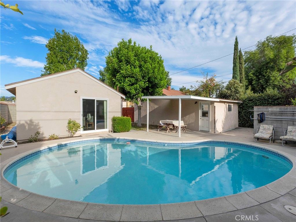 Image 43 of property listing at 8043 Rhodes, North Hollywood, CA 91605