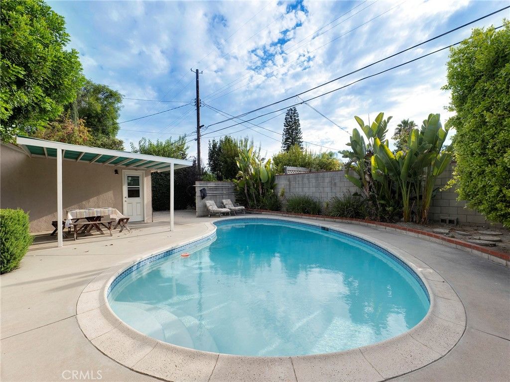 Image 44 of property listing at 8043 Rhodes, North Hollywood, CA 91605