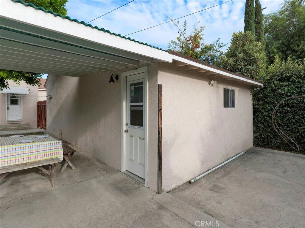 Image 45 of property listing at 8043 Rhodes, North Hollywood, CA 91605