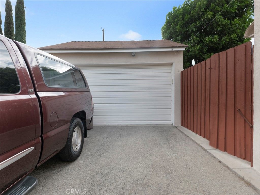 Image 48 of property listing at 8043 Rhodes, North Hollywood, CA 91605