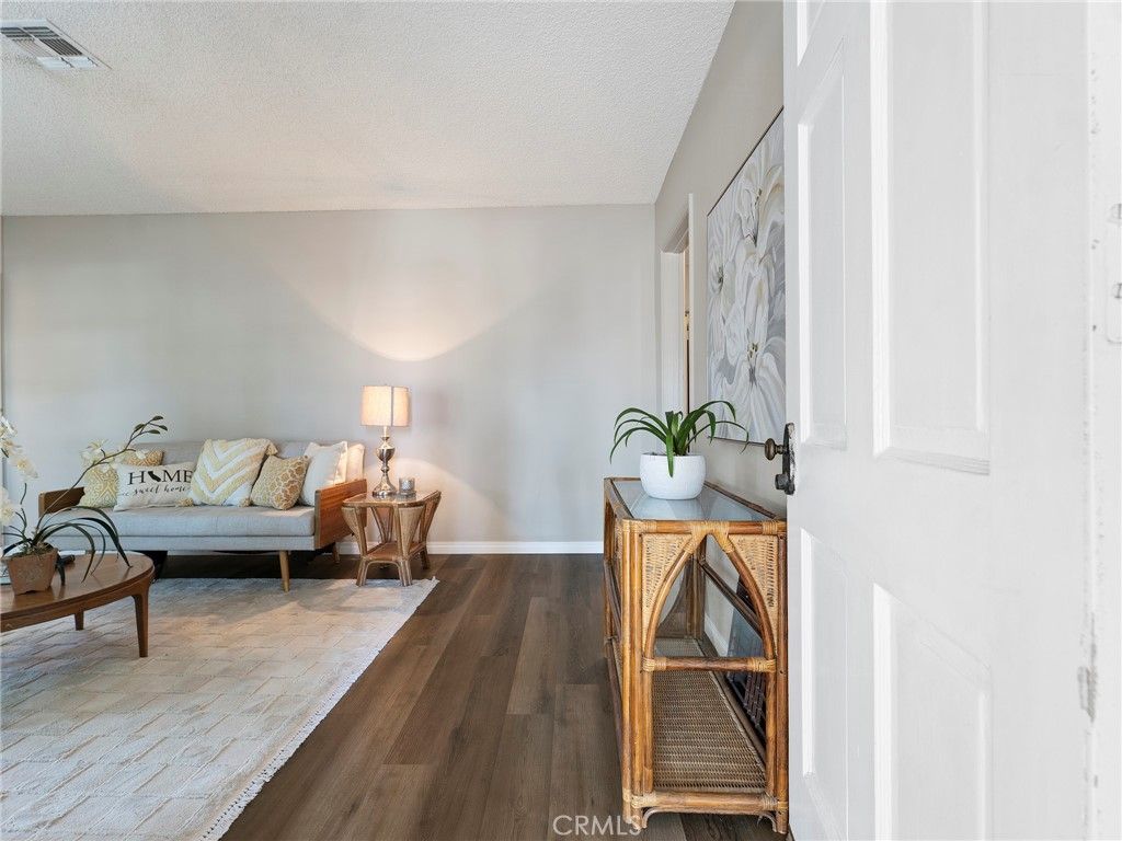 Image 8 of property listing at 8043 Rhodes, North Hollywood, CA 91605