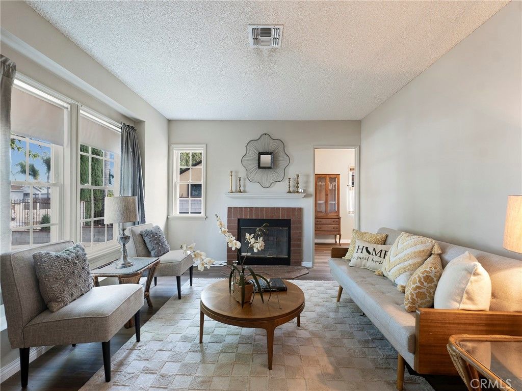 Image 9 of property listing at 8043 Rhodes, North Hollywood, CA 91605