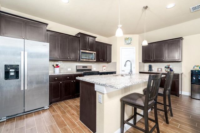 1907 Heritage Court, Cleburne, TX 76033