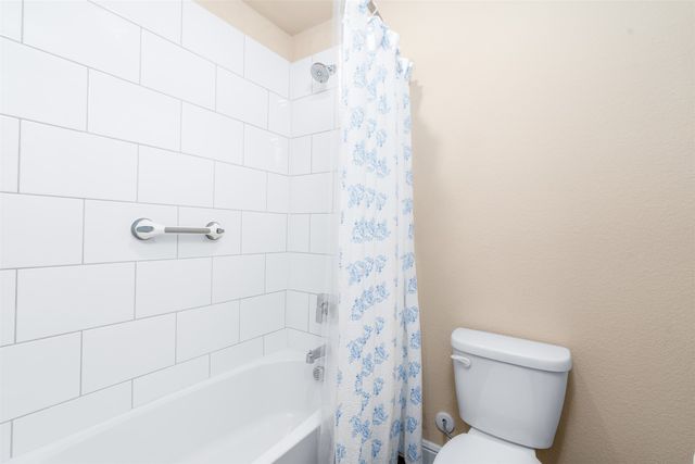 1907 Heritage Court, Cleburne, TX 76033