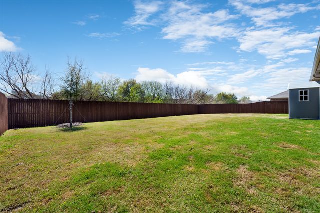 1907 Heritage Court, Cleburne, TX 76033