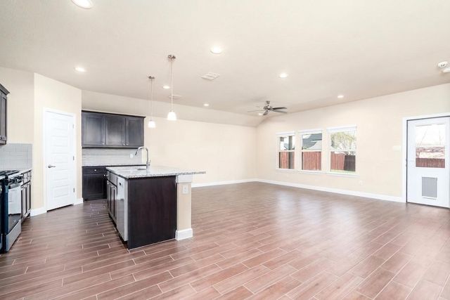 1907 Heritage Court, Cleburne, TX 76033